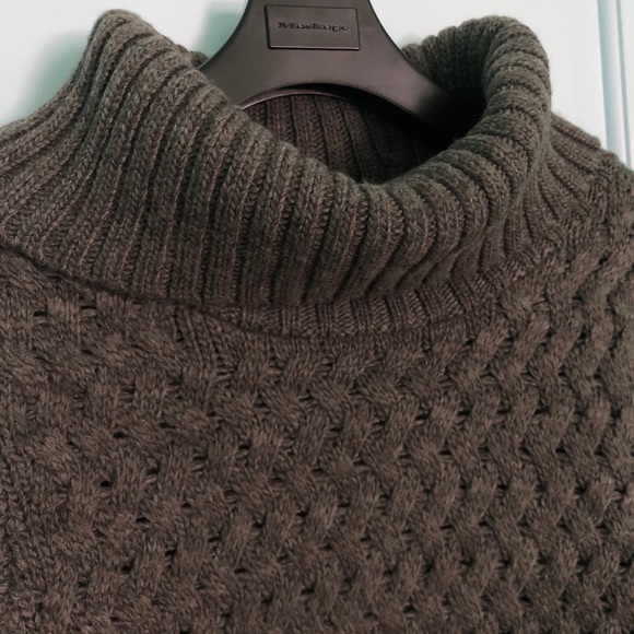 AE Sweater Dress - Picture 4 of 9